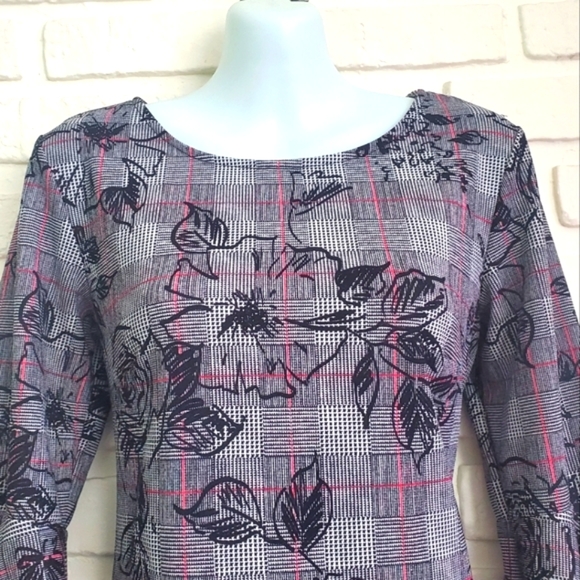 NWT Olivia Matthews Dress Long Bell Sleeves Black Gray Pink Floral Plaid Size S - Picture 6 of 12